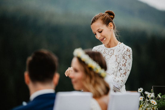 Freie Trauung, Hochzeitsrednerin, Hochzeit München, Rednerin München, Strauss und Fliege