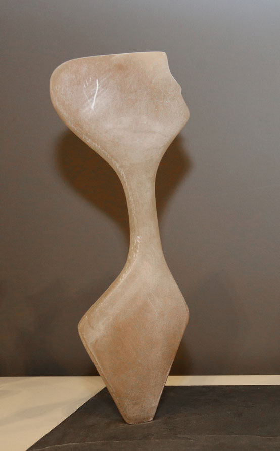 Heidrun Feistner: Ich hör auf die Zeichen / Alabaster / Foto Jean Molitor