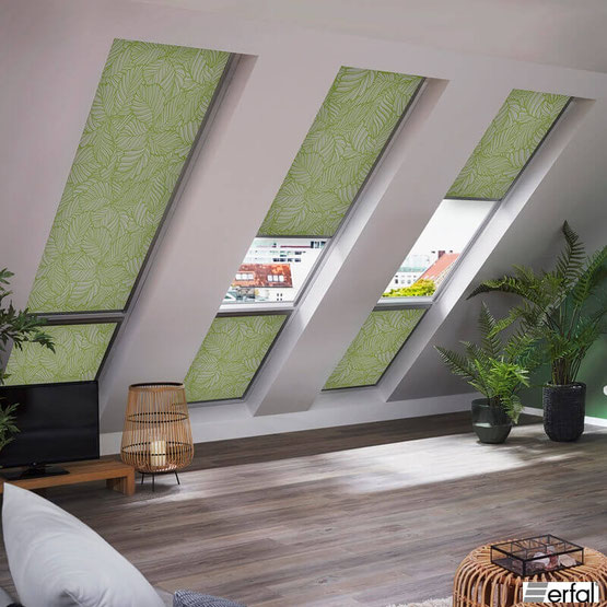 rollos-sonnenschutz-dachfenster-gruen-gemustert-lamellen-junker