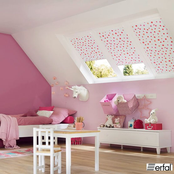 dachfenster-rollo-verdunklung-kinderzimmer-pink-weiss