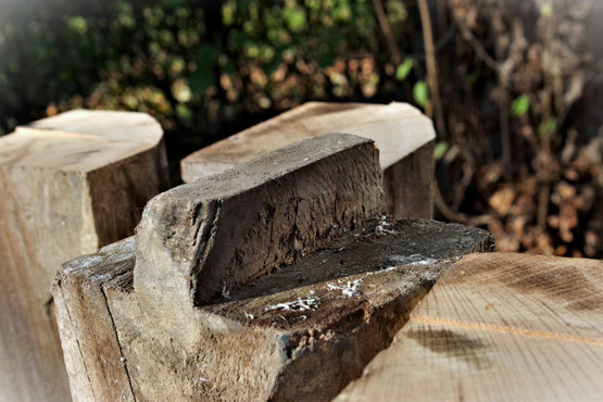 Werkstatt von Jahres-Ringe in Roßwälden für Anfragen zu Holzschmuck und Anfertigungen