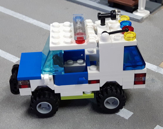 4 studs wide Lego Police Car, Patrol Car, LCPD SUV