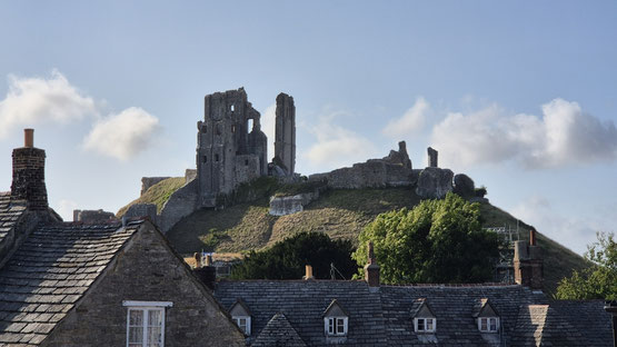 Corfe Castle Front