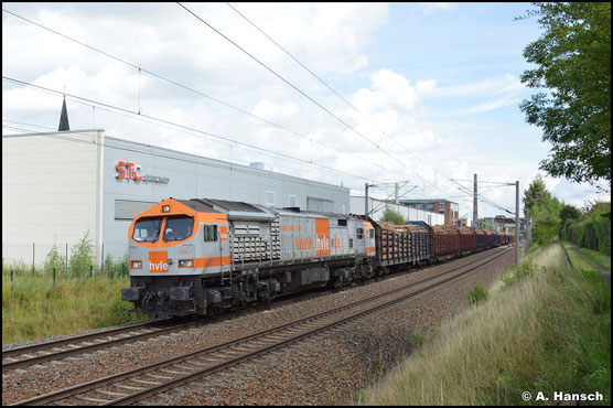 Am 11. August 2021 schleppt die Lok Stammholz von Freiberg nach Kaufering. In Chemnitz-Schönau konnte ich die Fuhre auf den Kamerachip brennen