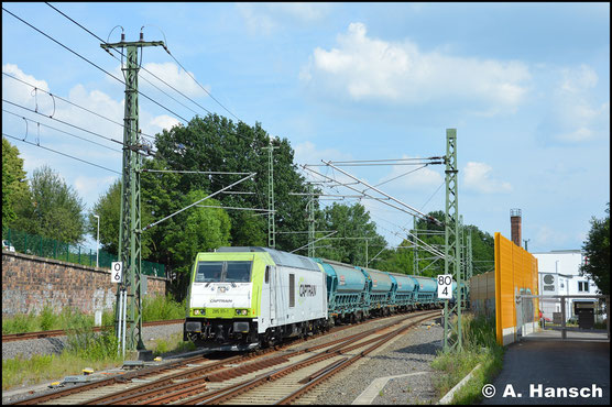 Am 8. Juni 2018 durchfährt die Lok mit Düngerzug die Chemnitzer Stadtlage