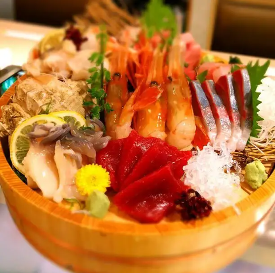 Sashimi assortment at Sushi Tsubaki Ikebukuro West