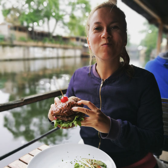 Stand up paddling in Berlin walk this way