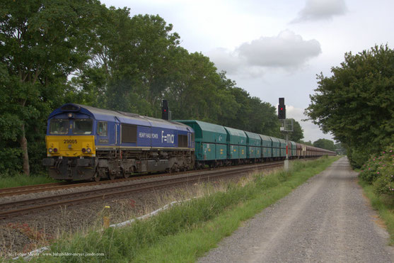 FMA 29005 Class 66 unterwegs von Wilhelmshaven Ölweiche Ri. Oldenburg zwischen Bockhorn und Varel.