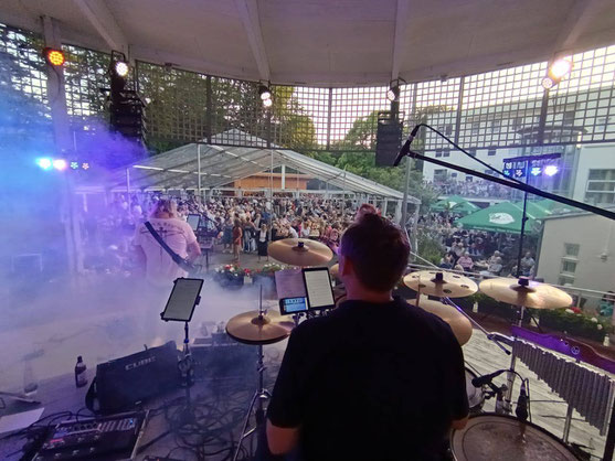 Olles Leiwand mit Austropop bei Kultur im Park Bad Aibling