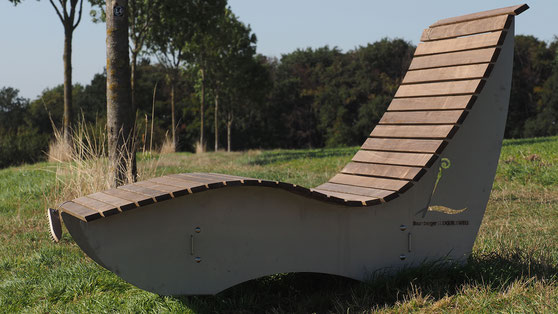 Auf den Wanderliegen finden Sie Ruhe und Rast beim Gehen des Jakobspilgerweges in den Baumbergen.