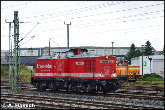 Am 4. Oktober 2016 rollt 202 241-6 von der Betankungsanlage kommend am AW Chemnitz vorbei. Im Hintergrund ist 345 119-2 (RIS V60 1264) zu sehen