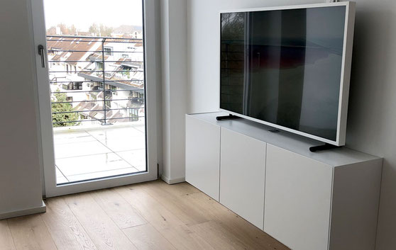 Türen mit interessanter Grifflösung, Sideboard in Moers
