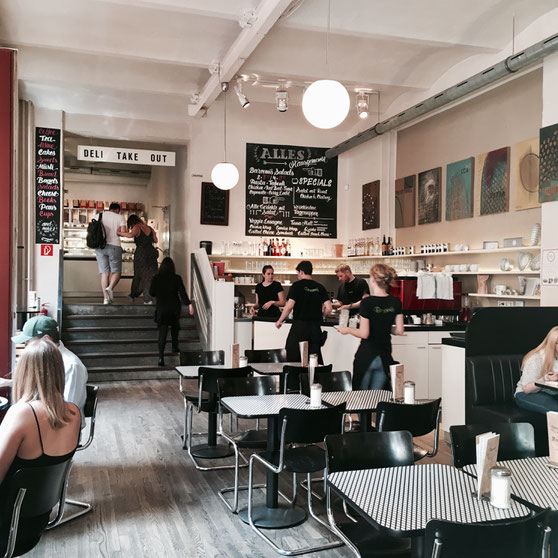 Barcomi's Deli