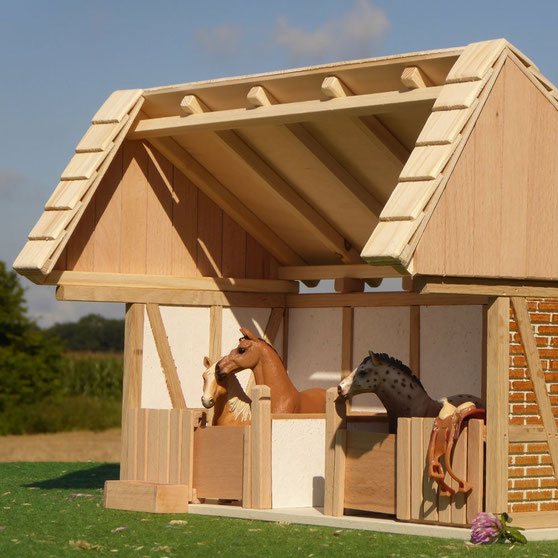 Pferde Remise aus Holz – passend für Schleich® Pferde