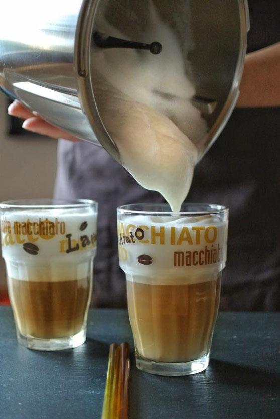 So gelingt Milchschaum sicher