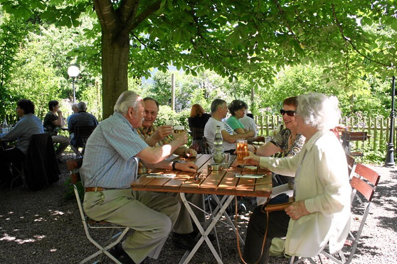 Biergarten im Gasthaus Hirschen in Kandern-Holzen im Schwarzwald