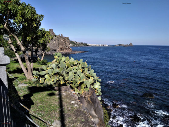 Acicastello e Faraglioni di Acitrezza