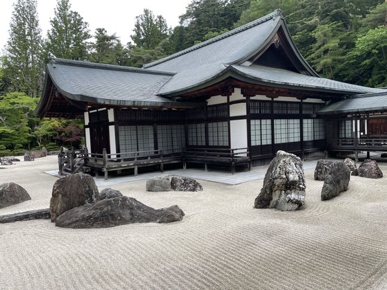 高野山金剛峰寺「奥殿」と蟠龍庭