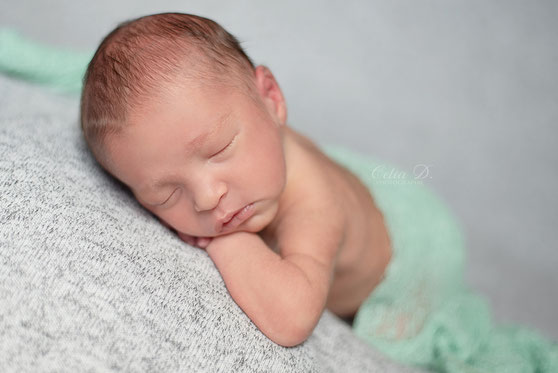 Celia D. Photographe bébé nouveau-né nourrisson Dijon Beaune Dole Auxonne