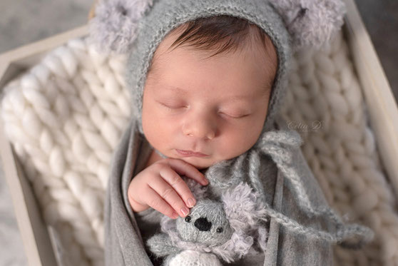 Photographe nouveau-né à Dijon Beaune naissance bébé Nuits saint Georges