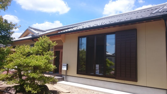 数寄屋風平屋造りの家