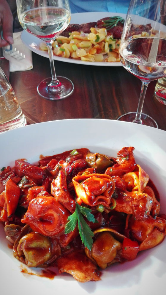 Tortellini mit Putenstreifen in Tandoori Soße