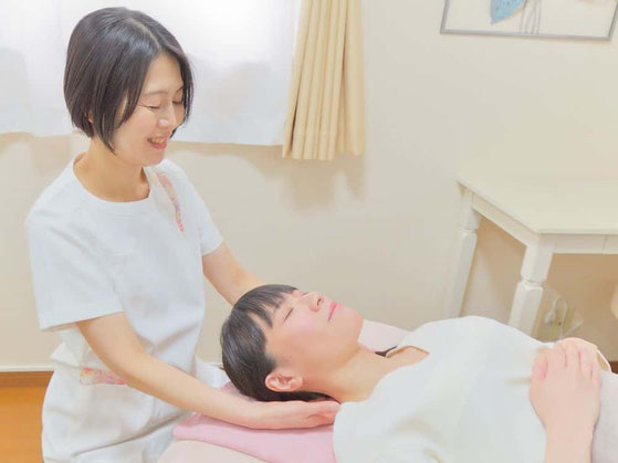 約３０秒で頭痛の原因がわかります。ボキボキやらないやさしい施術です。