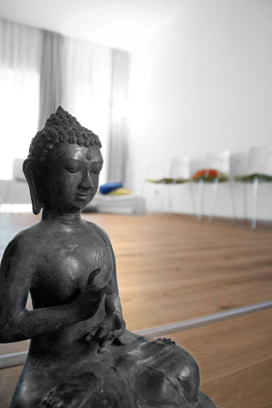 Bessem Karré, Bochum, MBSR, Sabine Olier, Psychotherapie, Treppenhaus, 50s, fünfziger jahre, ruhrgebiet, achtsamkeit, meditation, kurse, termine, inhouse, workshops