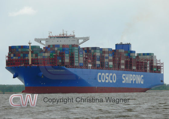 Cosco Shipping Nebula Containerschiff