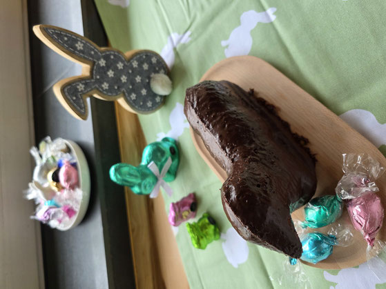 Fluffiges Osterlamm mit Schokoladenglasur