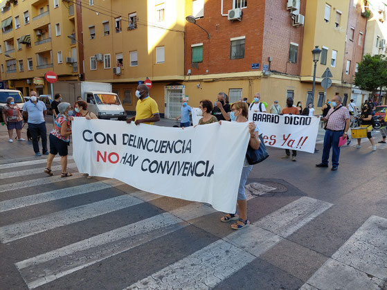 Vecinos de Valencia protestando por la inseguridad del barrio
