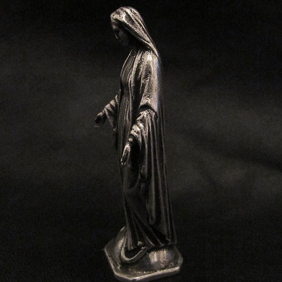 Maria Statue - xes design Maria Statue - xes design