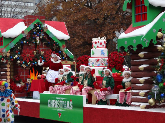 Parade in Toronto: Frau Claus war diesmal auch am Start.