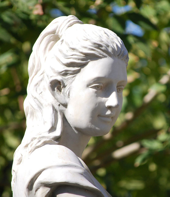 Statue of a Roman woman
