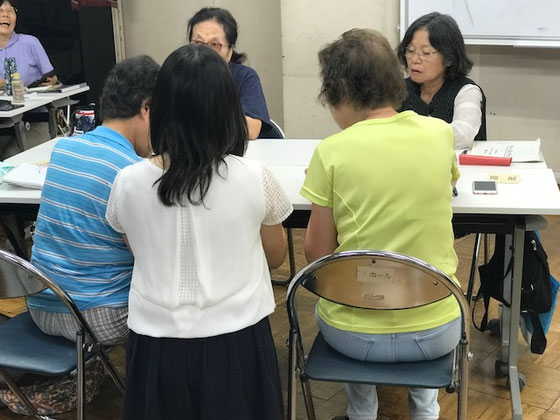 ☆榊さんには特に教えませんでしたが、（上から高いところからではなく）ちゃんと膝をつけて受講者様の目線で対応。