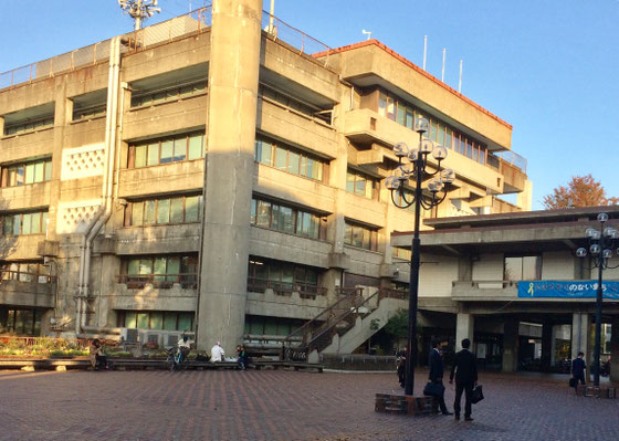☆世田谷区役所第一庁舎。この地下食堂わきでプレゼンテーションしました。