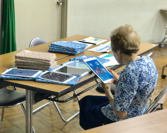 ☆iPadの電池容量やアプリの事前のチェックもわがマドンナ坂部禮さんのご担当。