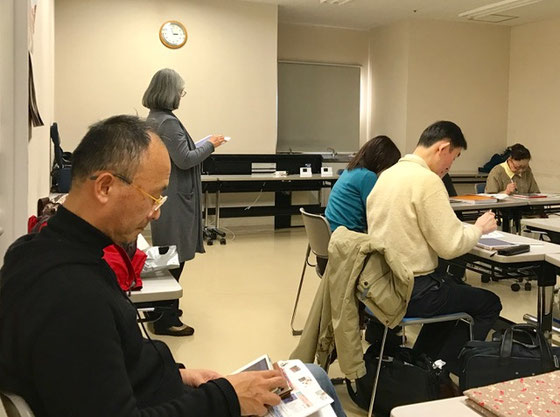 ☆左側メガネの男性が酒田市から見学の平野慎様。iPadで受講者様とご一緒に操作されていました。