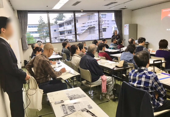 ☆左の男性は宮前市民館のご担当。窓際の経っている女性は佐藤弥子さん。