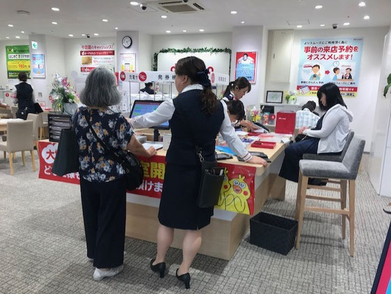 ☆NTTドコモさん発売のらくらくスマホのLINEの設定の不具合について。「LINEに聞いてください。」（ご担当）、とこちらも らち明かず。