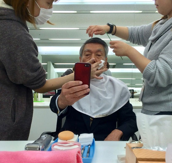 ☆テレビ朝日でただいまメーク中。iPhoneで自撮り。
