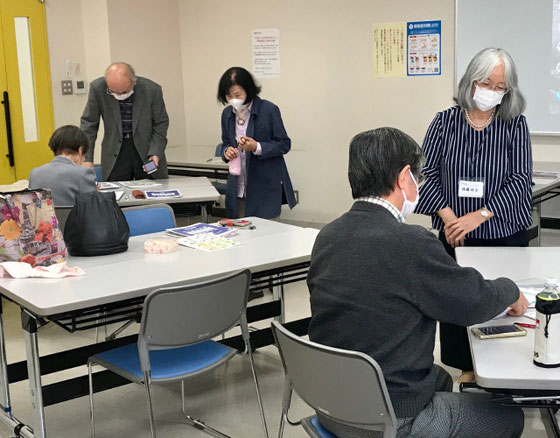 ☆午後の部アンドロイドスマホ入門講座。8名中4名。コロナのせいにはしたくないですが・・・、寂しいです。佐藤弥子さんマスクをしての4時間の講座はきついとこぼされていました。