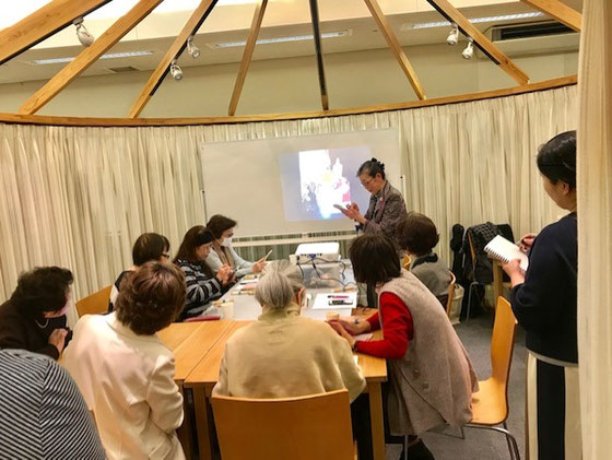 ☆今日のテーマは「写真」の編集。終わりの10分ほど「キャッシュレス講座‐Suica編」を山根がご紹介。