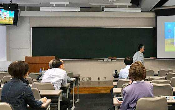 ☆案内役は生田美子さん。サブは後列左側が大橋朋子さん、右側金平紀代子さん。