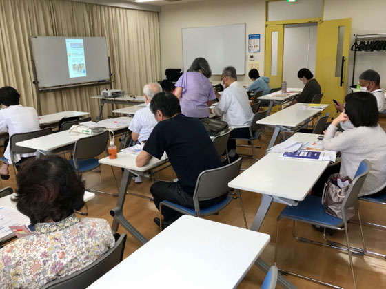 ☆15：15～17：00 特別講座SNSに挑戦しよう  シニアには「登録」が最大の難関です。