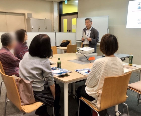 ☆シニアSOHO世田谷校のスマホ・タブレットマスター養成講座の最大のウリは初回と3回目の各1時間の特別講義。
