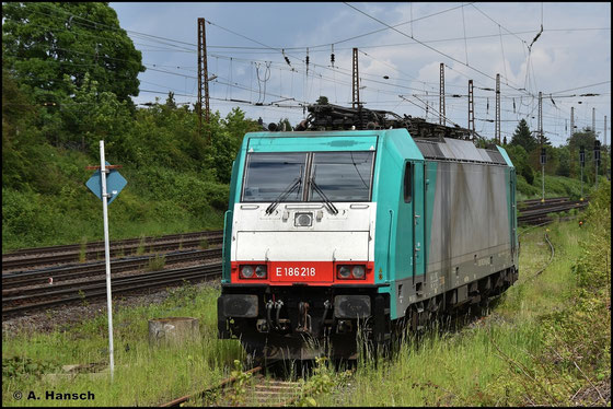 Kurz vorm Bahnhof Wiederitzsch ist am 21. Mai 2026 E 186 218-4 abgestellt
