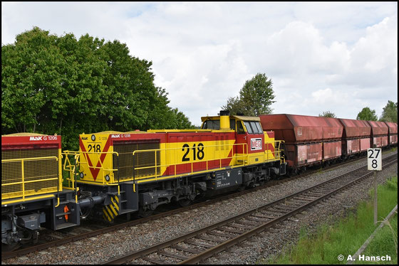 275 218-6 und 275 221-0 schleppen am 21. Mai 2026 einen Kohlezug durch den Block Zauschwitz in Richtung Zeitz
