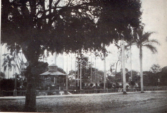 Parque principal 1940 (Foto archivo Lepawap) 