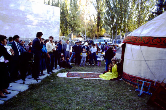 Lou Di Giorgio preparing Polaroid 8x10 shot in Kirghizia